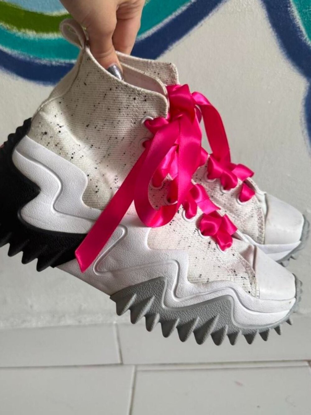 converse Run star motion limited edition platform converse with hot pink ribbon